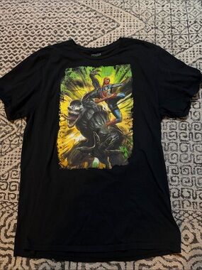 Marvel Black Spider-Man vs Venom Graphic Tee